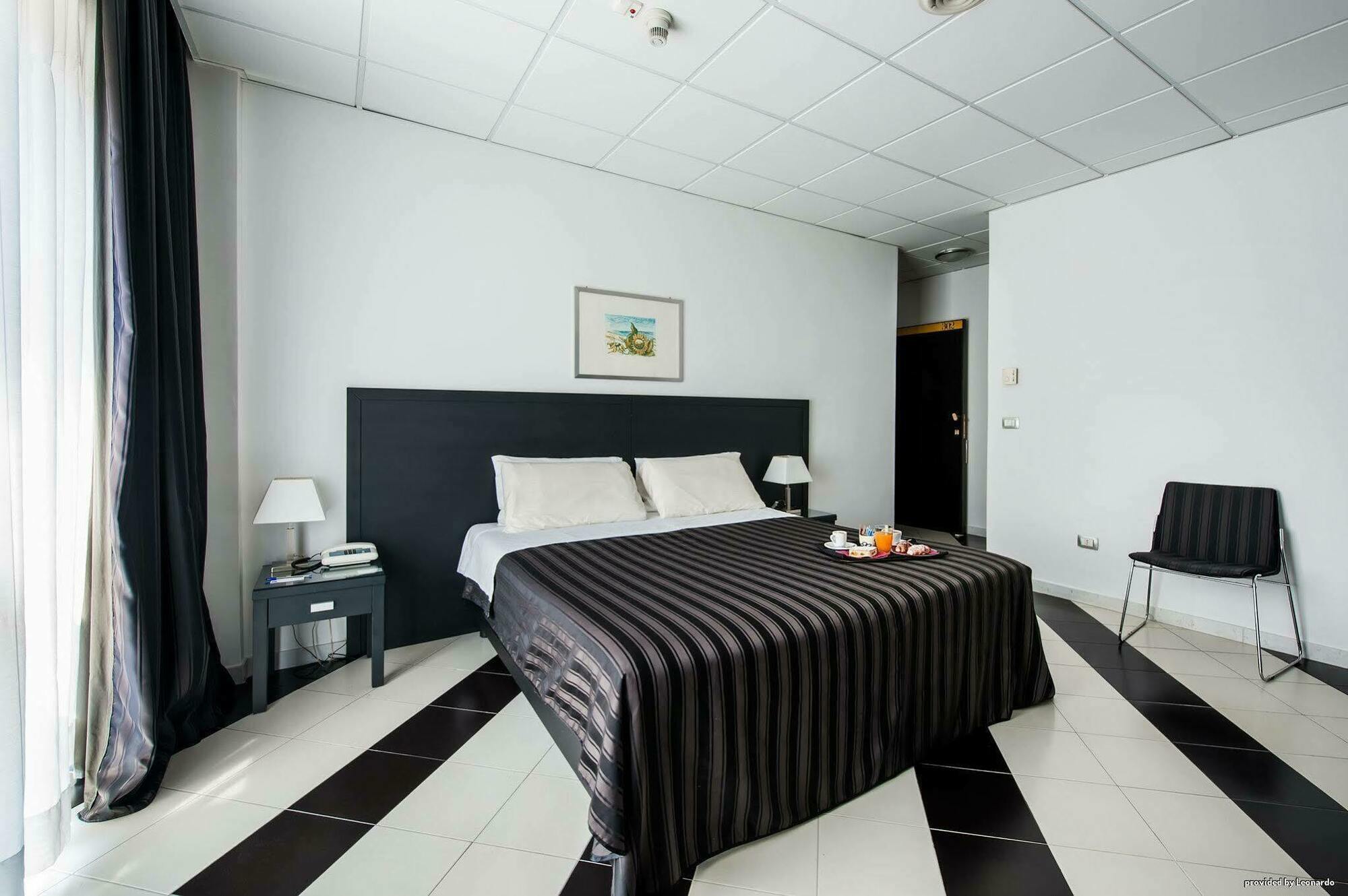 Executive Business Hotel Bari Esterno foto