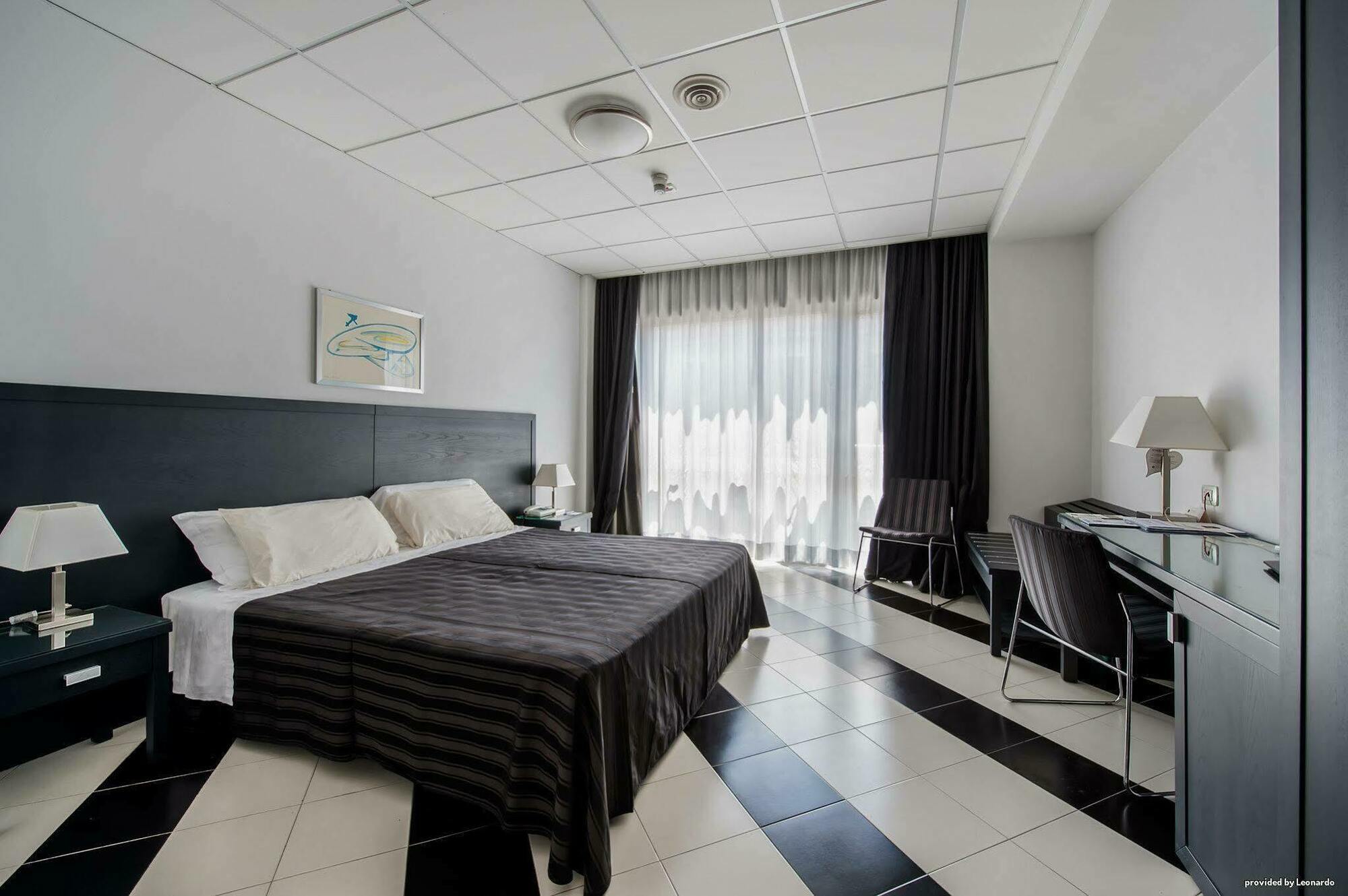 Executive Business Hotel Bari Esterno foto