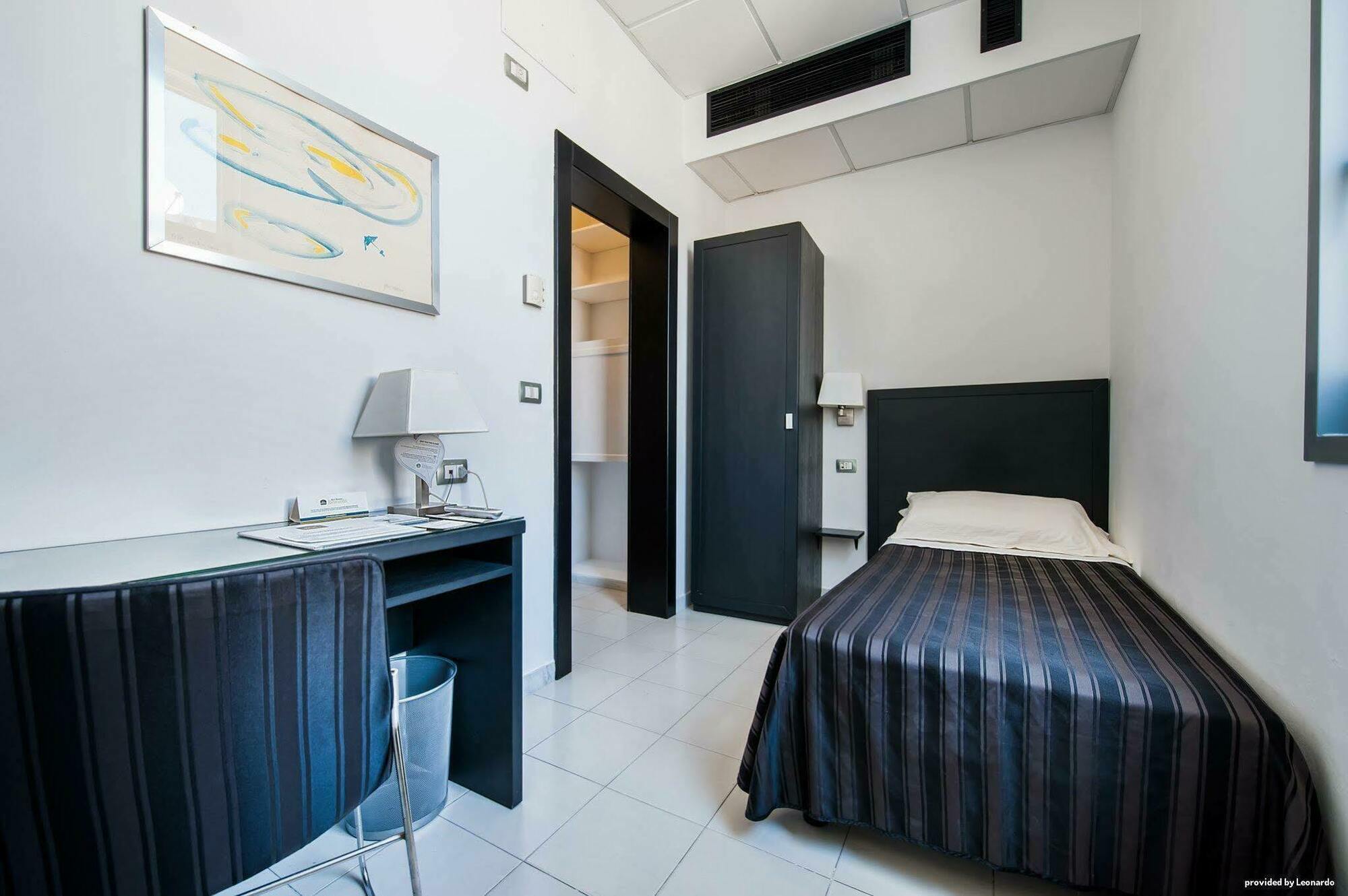 Executive Business Hotel Bari Esterno foto
